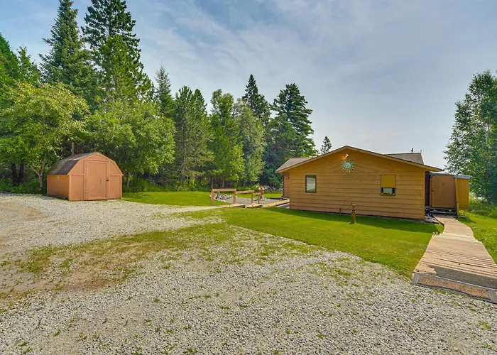 15 Mi To Duluth: Lake Superior Beachfront Home!